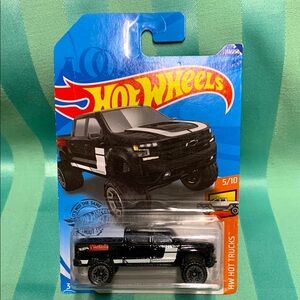 19’ Chevy Silverado Trail Boss LT Black Truck Hot Wheels